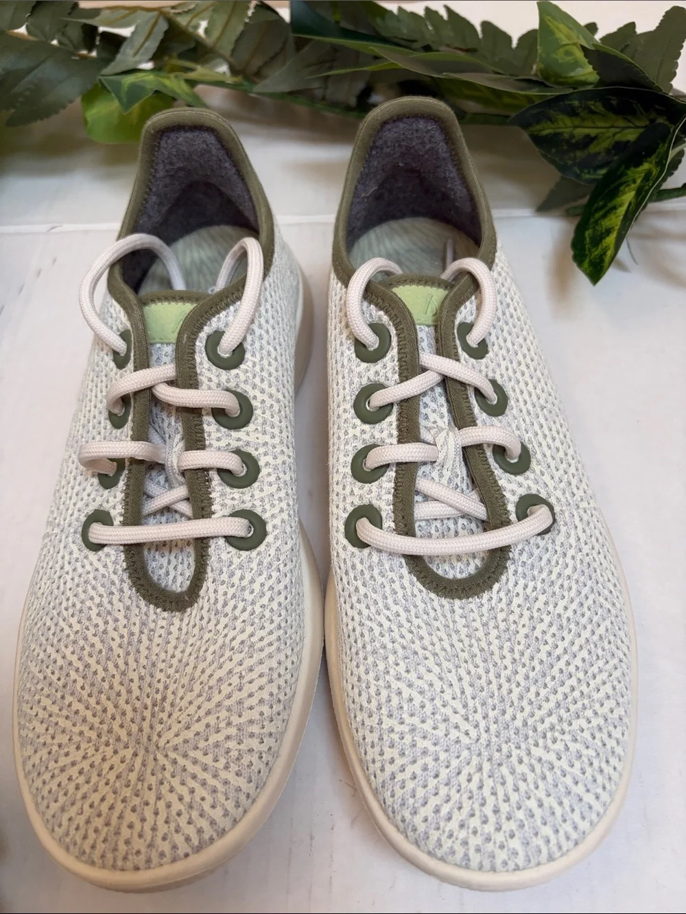 All birds - white with green accents- perfect condition